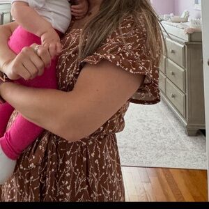 EUC French Grey Brown Delia Floral V-Neck Dress Ruffle Sleeve MP